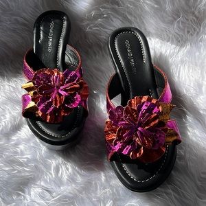 Dondald j. PLINER size 9 with 4 inch wedge New